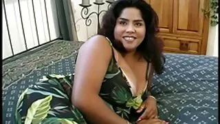 তিনি তার ঘুমন্ত ইংলিশ হট সেক্স ভিডিও সৎ বোন যৌনসঙ্গম শুরু.