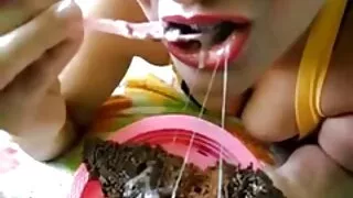 মেয়ে সে সুচিয়া মাইনার এর হট সেক্স ভিডিও মোরগ চুষছে.