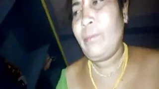 পরিণত বসতে হট ভিডিও সেক্স ভগ উপর একটি যৌন মেশিন.