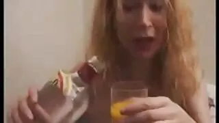 মেয়ে লোক সামনে তার হট সেক্সি বিএফ পা ছড়িয়ে.